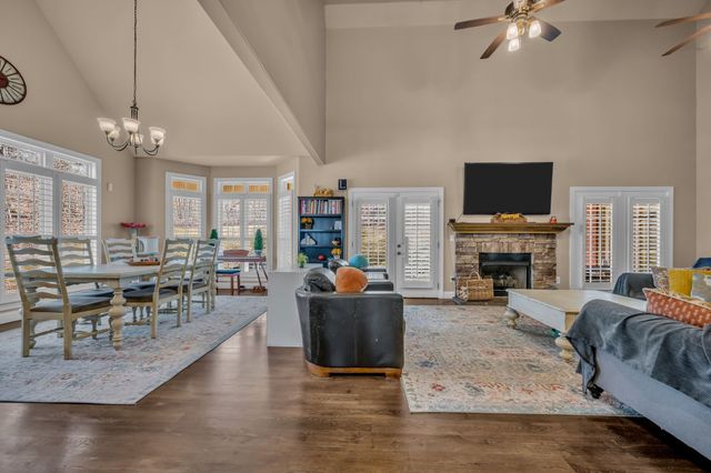 208 Scenic Dr, Dickson, TN 37055