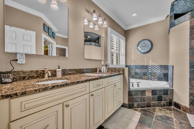 208 Scenic Dr, Dickson, TN 37055