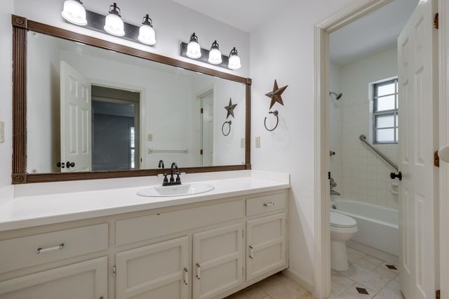 2926 ELMRIDGE CV, Germantown, TN 38138