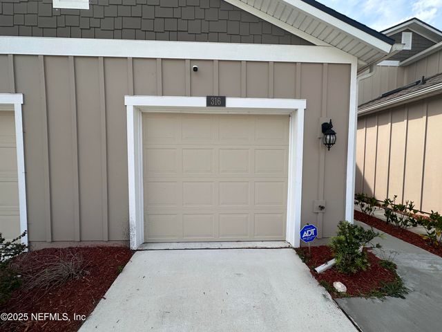 316 PISTACHIO Place, Jacksonville, FL 32216