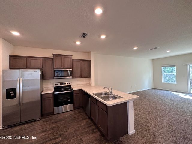 316 PISTACHIO Place, Jacksonville, FL 32216