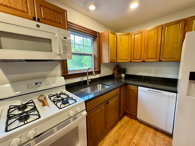 27 Popple Camp Rd, Petersham, MA 01366