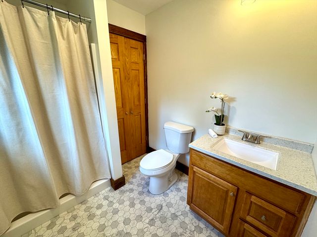 27 Popple Camp Rd, Petersham, MA 01366