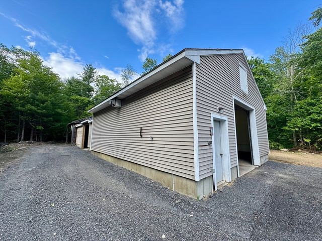 27 Popple Camp Rd, Petersham, MA 01366
