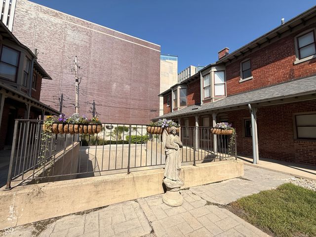 1486 N Illinois Street 1, Indianapolis, IN 46202