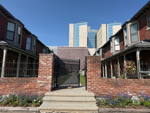 1486 N Illinois Street 1, Indianapolis, IN 46202