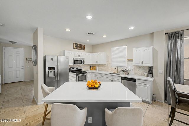 3113 W DUNBAR Drive, Phoenix, AZ 85041