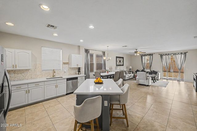 3113 W DUNBAR Drive, Phoenix, AZ 85041