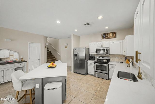 3113 W DUNBAR Drive, Phoenix, AZ 85041