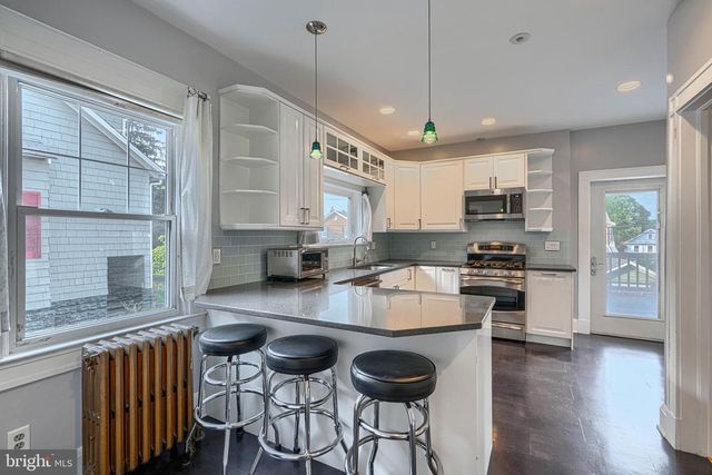2210 LAKE AVE, Baltimore, MD 21213