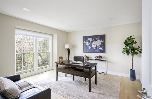 479 Newburne Pointe, Bloomfield Hills, MI 48304