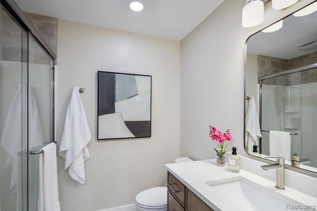 479 Newburne Pointe, Bloomfield Hills, MI 48304