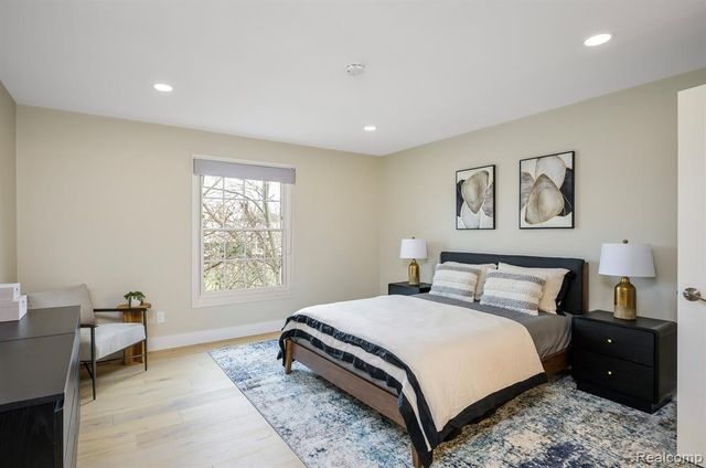 479 Newburne Pointe, Bloomfield Hills, MI 48304