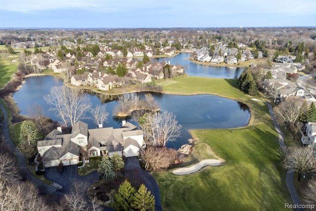 479 Newburne Pointe, Bloomfield Hills, MI 48304