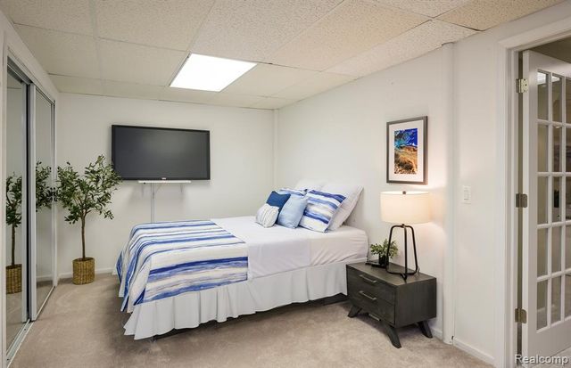 479 Newburne Pointe, Bloomfield Hills, MI 48304