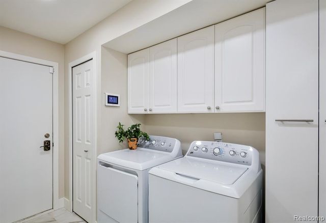 479 Newburne Pointe, Bloomfield Hills, MI 48304