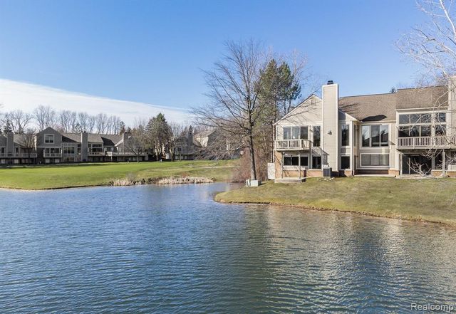 479 Newburne Pointe, Bloomfield Hills, MI 48304