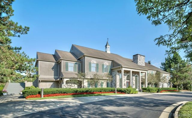 479 Newburne Pointe, Bloomfield Hills, MI 48304
