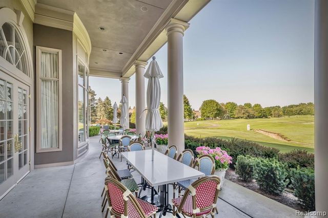 479 Newburne Pointe, Bloomfield Hills, MI 48304