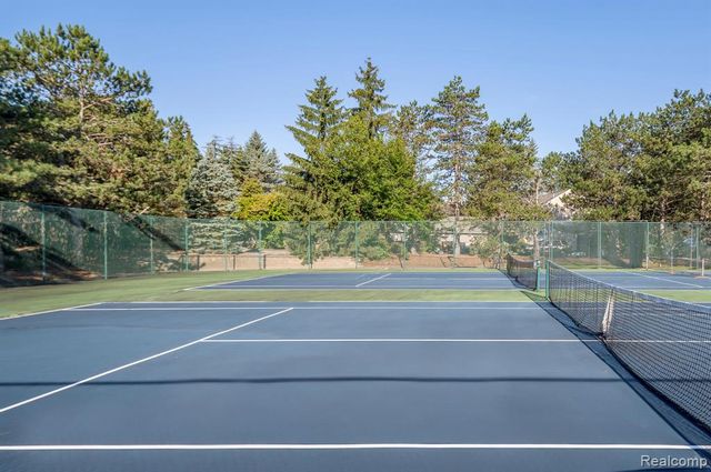 479 Newburne Pointe, Bloomfield Hills, MI 48304