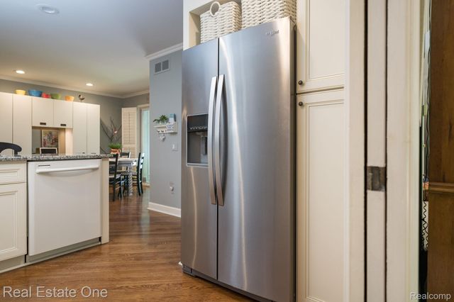 1361 Knollcrest Circle, Bloomfield Charter Township, MI 48304