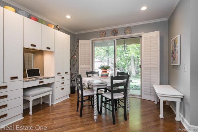 1361 Knollcrest Circle, Bloomfield Charter Township, MI 48304