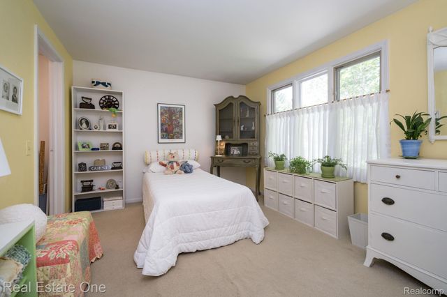 1361 Knollcrest Circle, Bloomfield Charter Township, MI 48304