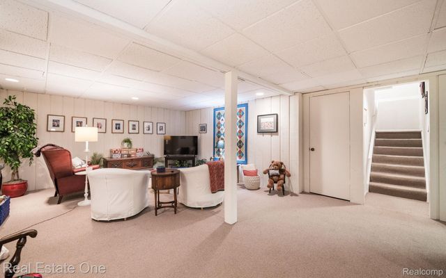 1361 Knollcrest Circle, Bloomfield Charter Township, MI 48304