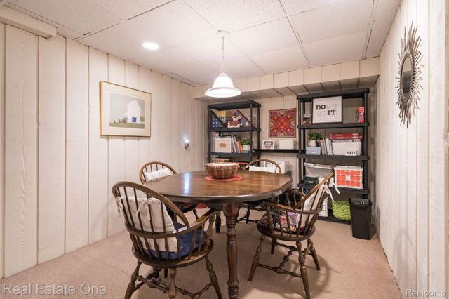 1361 Knollcrest Circle, Bloomfield Charter Township, MI 48304