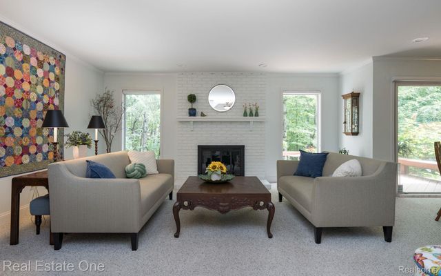 1361 Knollcrest Circle, Bloomfield Charter Township, MI 48304