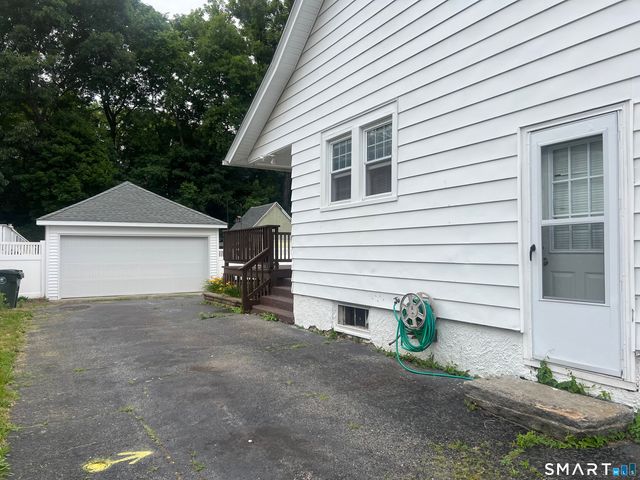 39 Geer Avenue, Norwich, CT 06360