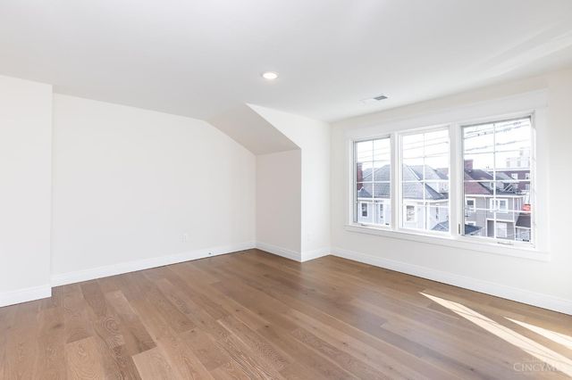 3506 Shaw Avenue, Cincinnati, OH 45208