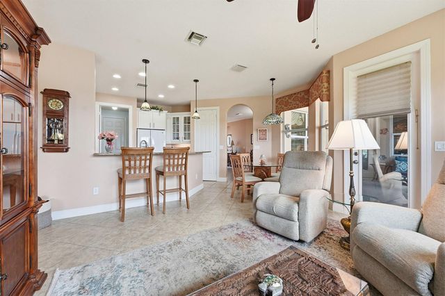 1215 Southlakes Way SW, Vero Beach, FL 32968