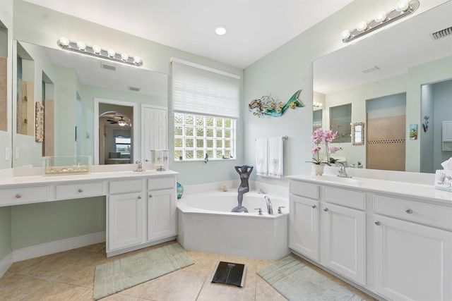 1215 Southlakes Way SW, Vero Beach, FL 32968