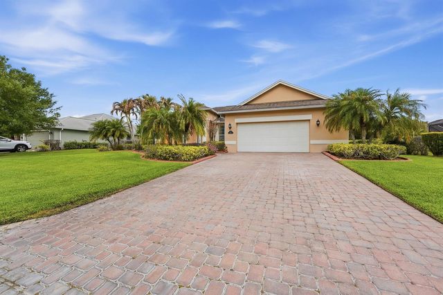 1215 Southlakes Way SW, Vero Beach, FL 32968