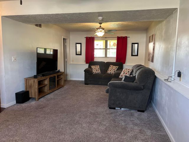 433 Hances Drive, Blacklick, OH 43004
