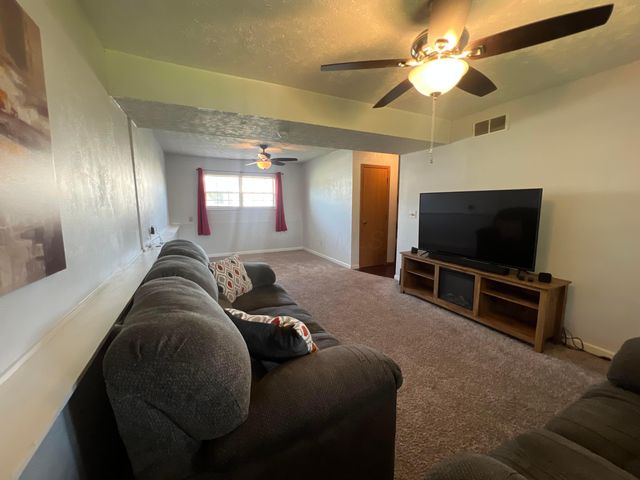 433 Hances Drive, Blacklick, OH 43004