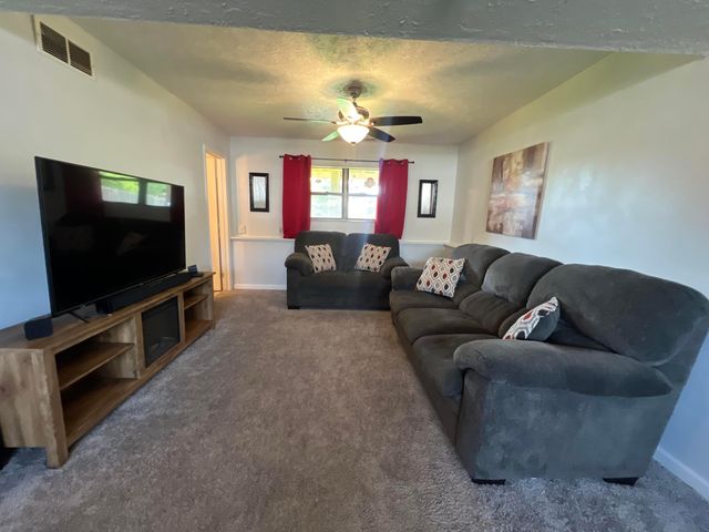 433 Hances Drive, Blacklick, OH 43004