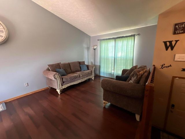 433 Hances Drive, Blacklick, OH 43004