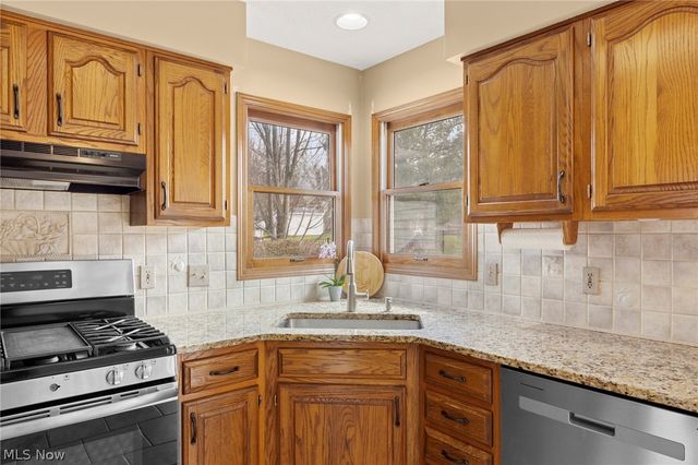 9431 Yvonne Drive, North Royalton, OH 44133