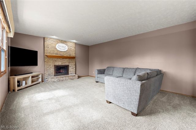 9431 Yvonne Drive, North Royalton, OH 44133