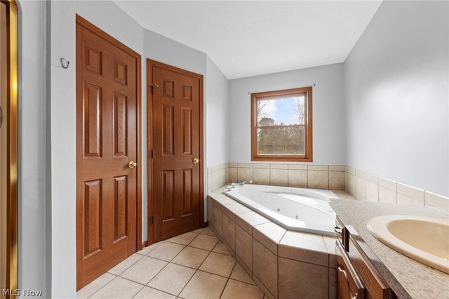 9431 Yvonne Drive, North Royalton, OH 44133