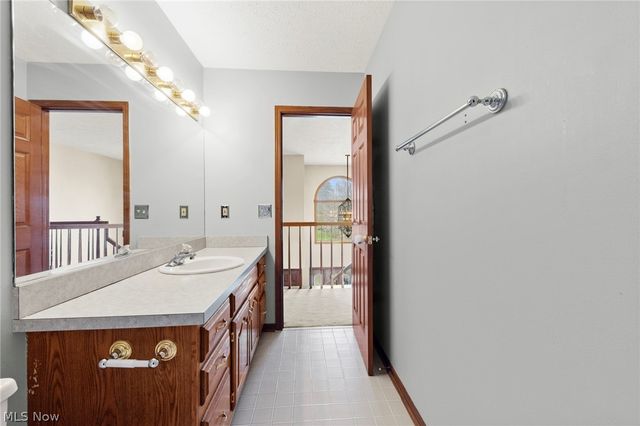 9431 Yvonne Drive, North Royalton, OH 44133