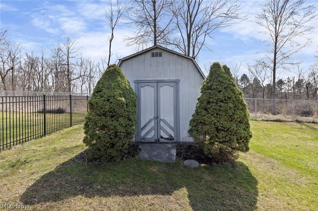 9431 Yvonne Drive, North Royalton, OH 44133