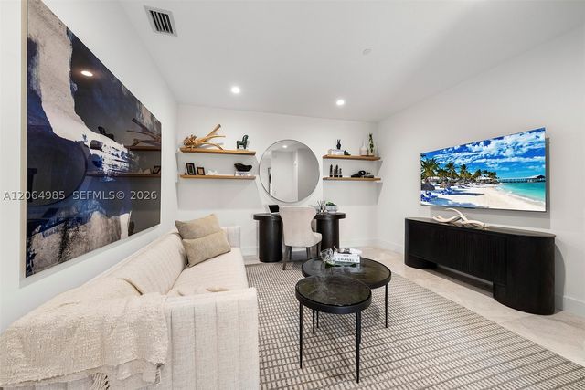 701 Valencia Ave 405, Coral Gables, FL 33134