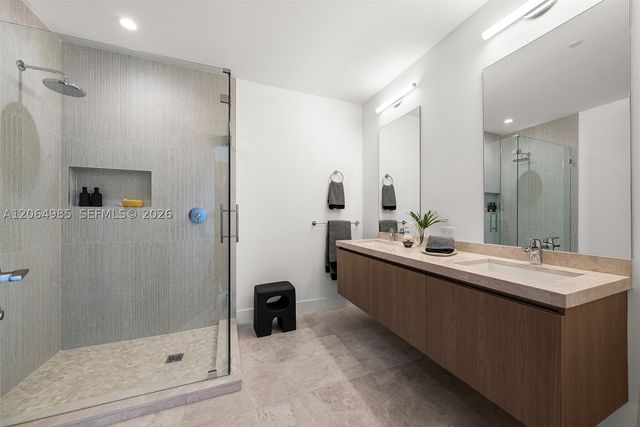 701 Valencia Ave 405, Coral Gables, FL 33134