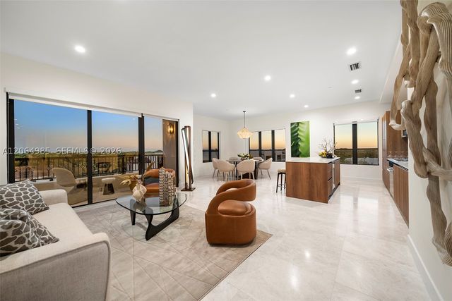 701 Valencia Ave 405, Coral Gables, FL 33134