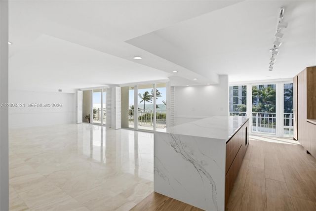 600 Grapetree Dr 4BS, Key Biscayne, FL 33149