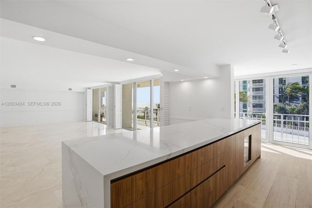 600 Grapetree Dr 4BS, Key Biscayne, FL 33149