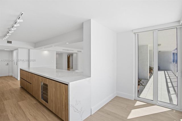 600 Grapetree Dr 4BS, Key Biscayne, FL 33149